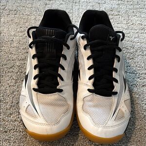 Mizuno Cyclone Speed White and Black Volleyball Shoes, Size 9